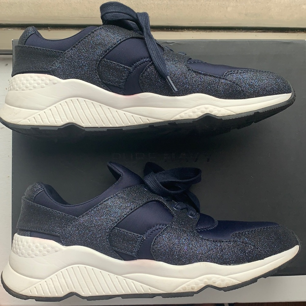 Pure Navy Nessah sneaker US 8.5